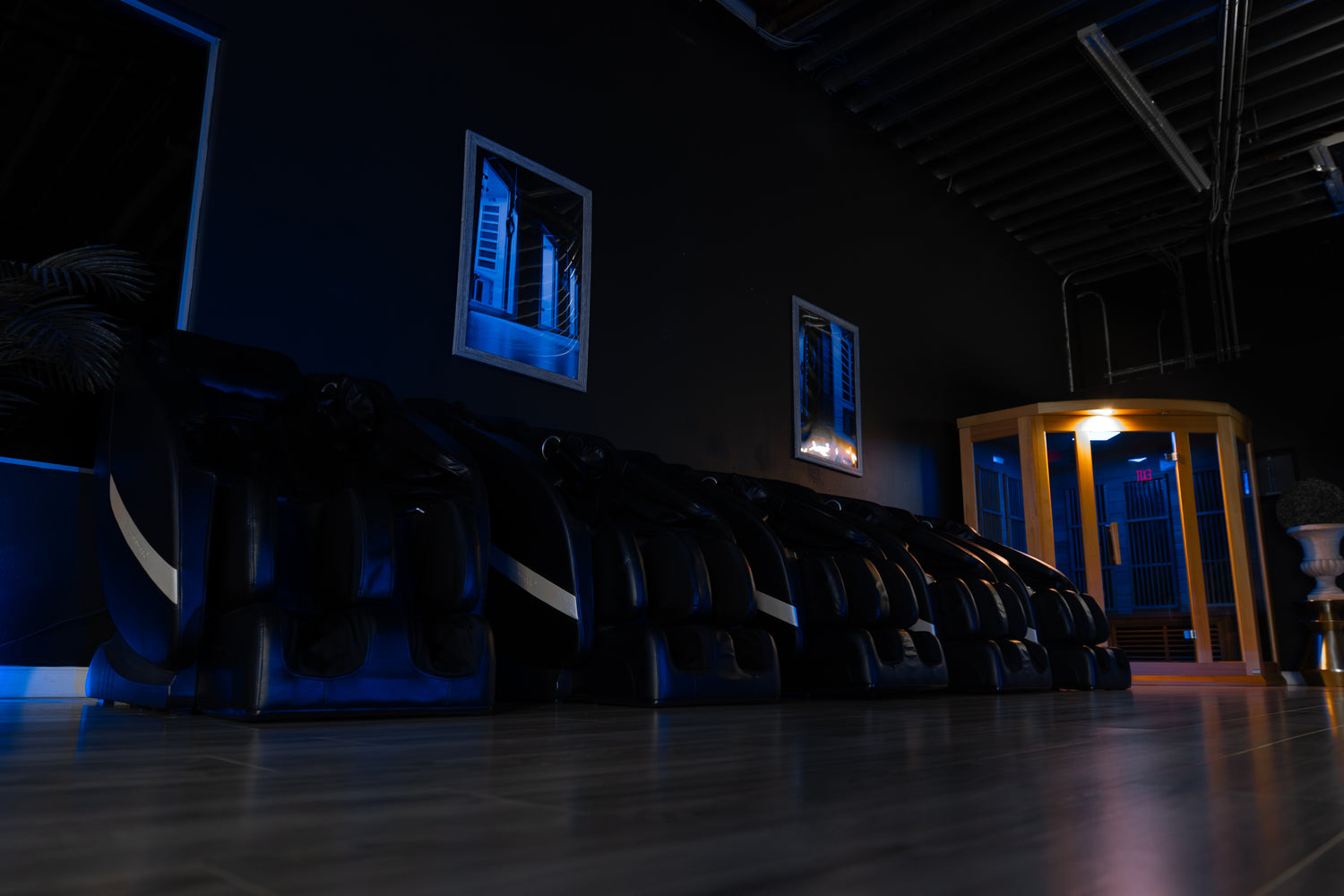Roman Empire Gym Massage Chairs